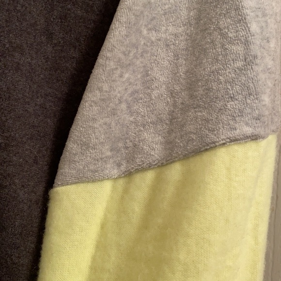 (2X) Plus Size Front Twist Scoop Neck Sweater - Picture 3 of 6